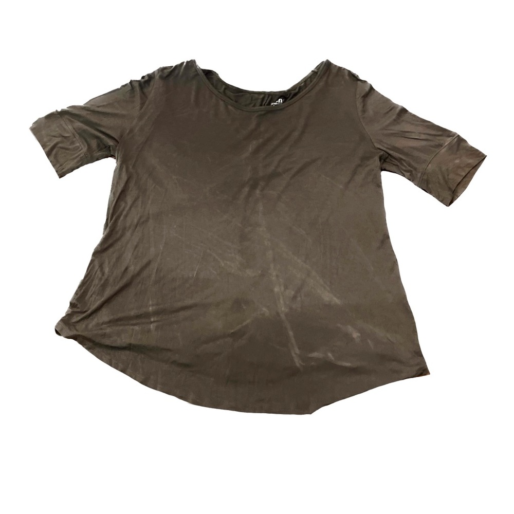 NY&CO elbow sleeve tee with circle hem in Hunter green